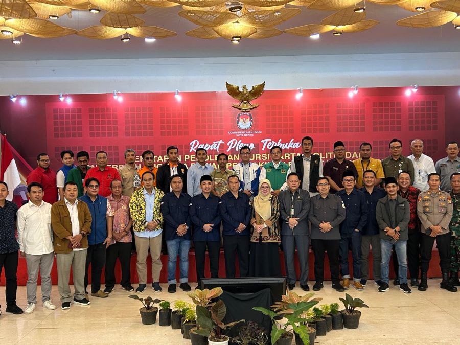 foto bersama rapat pleno